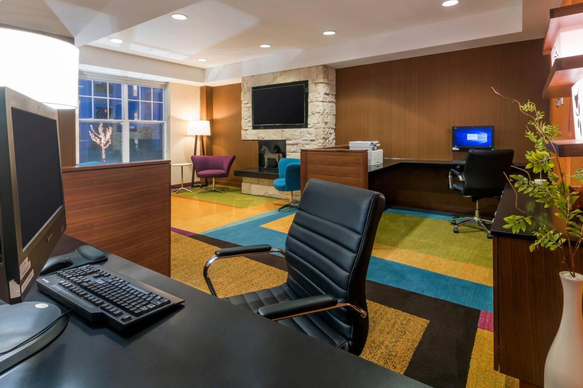 Hotel Fairfield Kansas Downtown/union Hill 3*